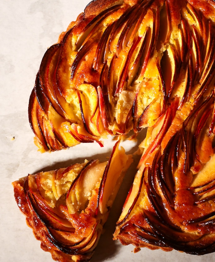 Apple tart with slice cut out