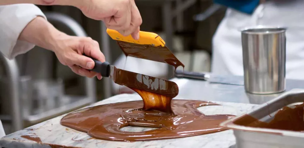 tempering chocolate