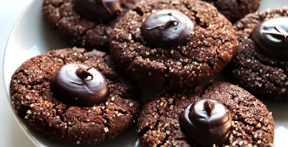 Chocolate cardamom buttons