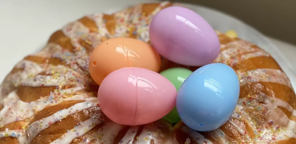 Easter bread with eggs