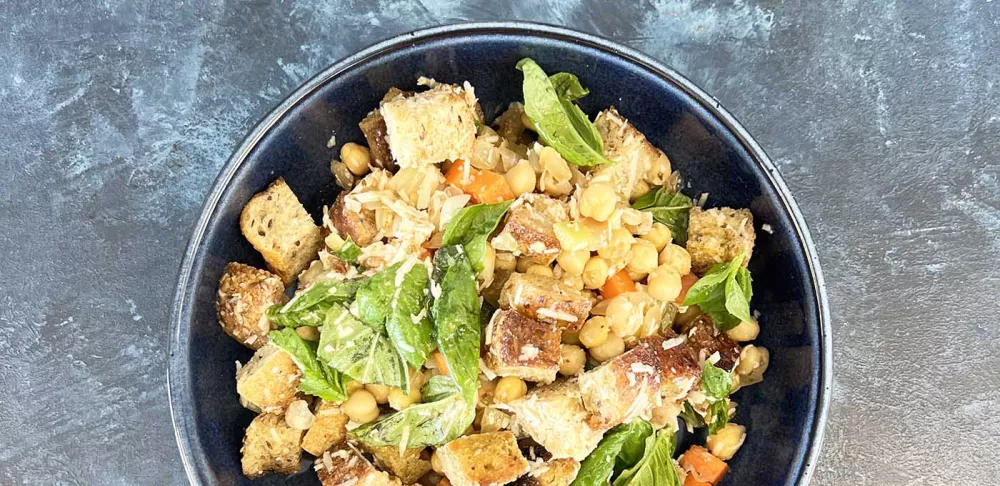 A bowl of fermented panzanella salad.