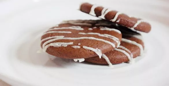 Gingerbread cookies with a fresh ginger glaze