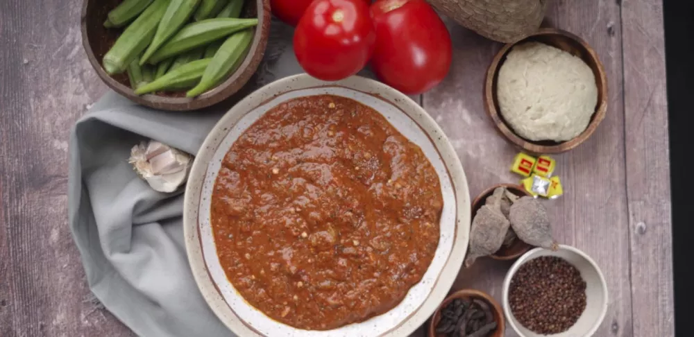 Okra stew and ingredients