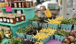 produce on farm stand shelves