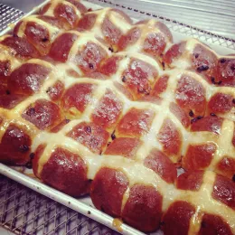 hot cross buns