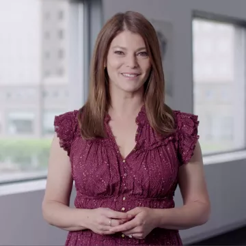 Gail Simmons speaking at the Institute of Culinary Education commencement