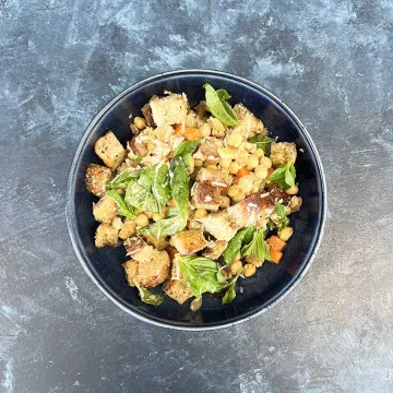 A bowl of fermented panzanella salad.