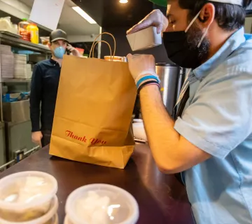 Packing food for delivery