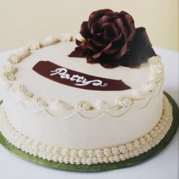 buttercream cake professionally decorated by Toba Garrett