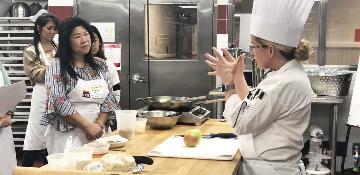 Chef Missy Smith-Chapman teaches recreational students at ICE's Los Angeles campus.